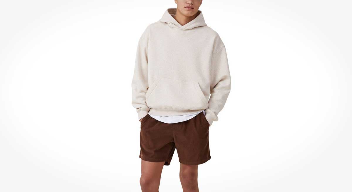 Hoodie e Shorts: Desmistificando o Look e Abraçando a Tendência no Outono/Inverno